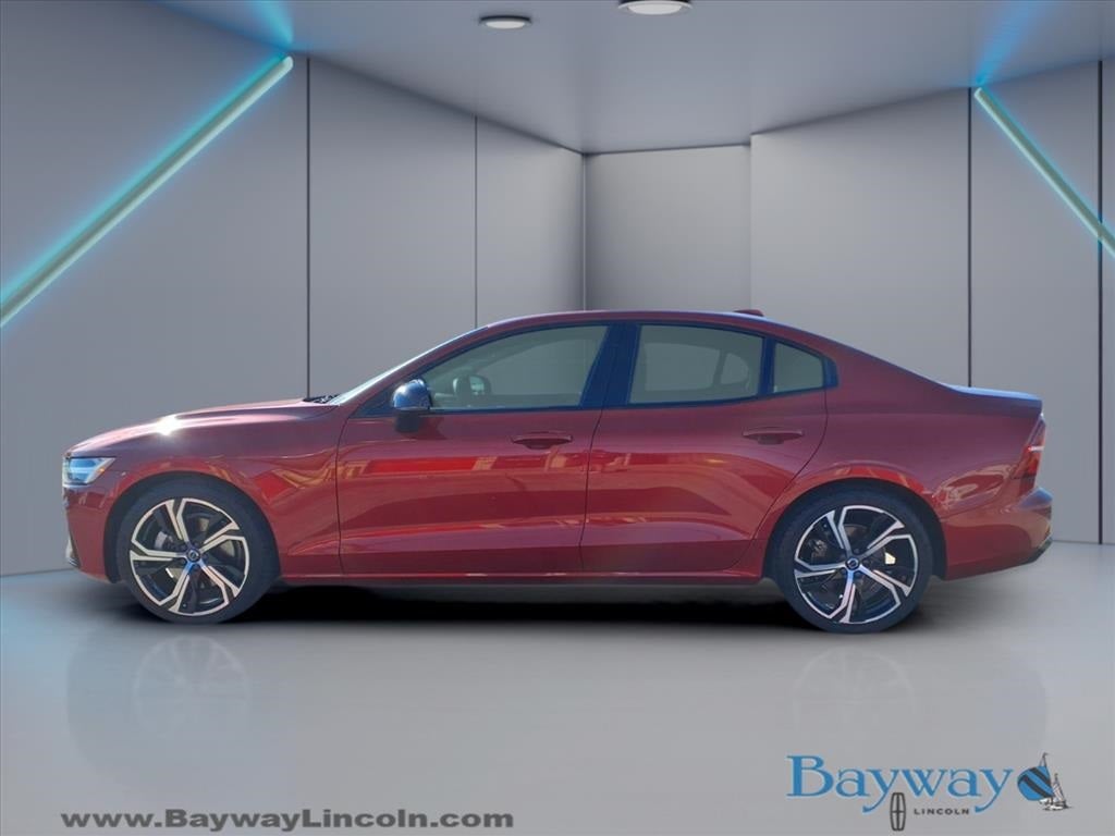 2024 Volvo S60 B5 Core Dark Theme