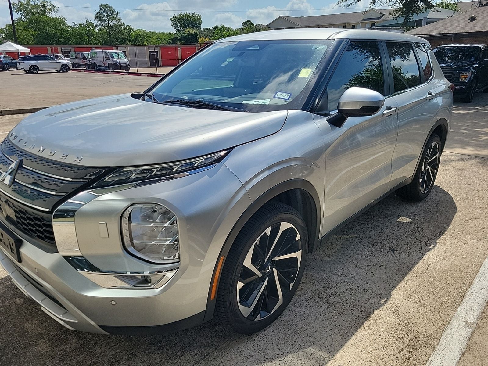 2022 Mitsubishi Outlander Base