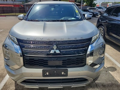 2022 Mitsubishi Outlander Base