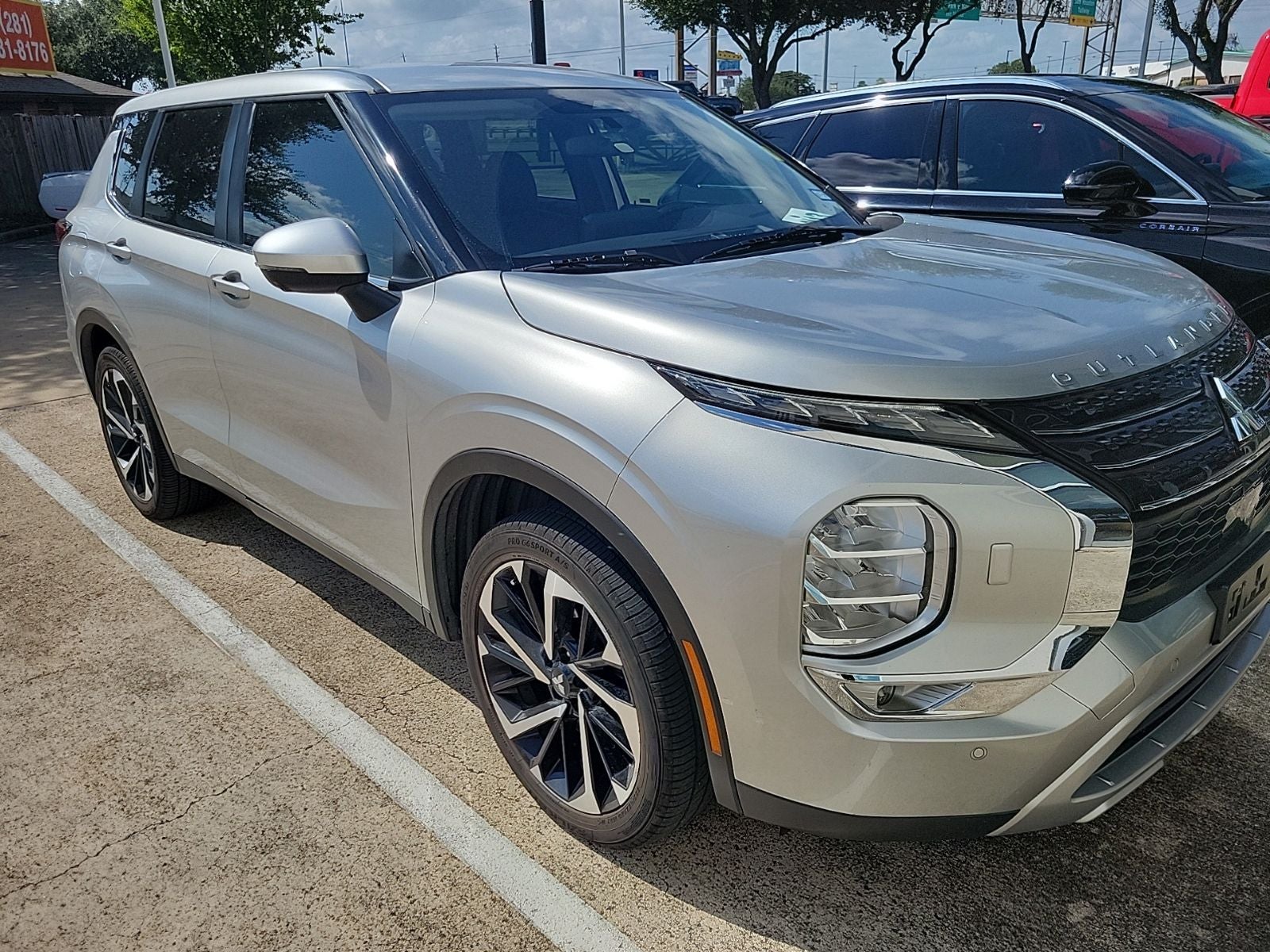 2022 Mitsubishi Outlander Base
