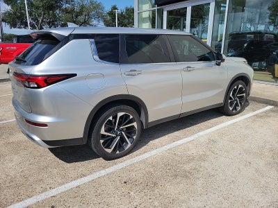 2022 Mitsubishi Outlander Base