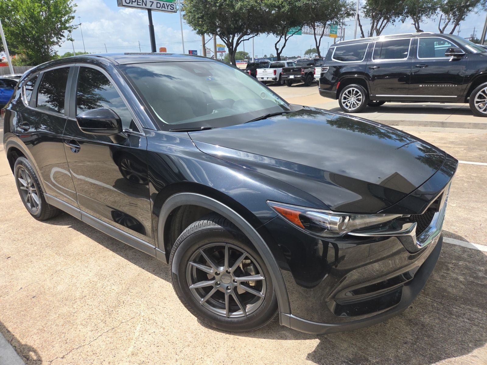 2021 Mazda CX-5 Touring Auto's photo