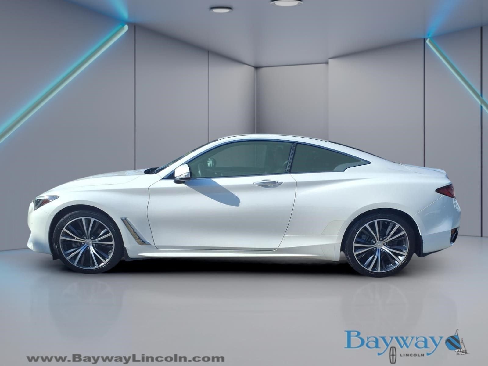 2017 INFINITI Q60 2.0t Base