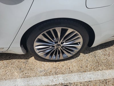 2017 Kia Cadenza Limited
