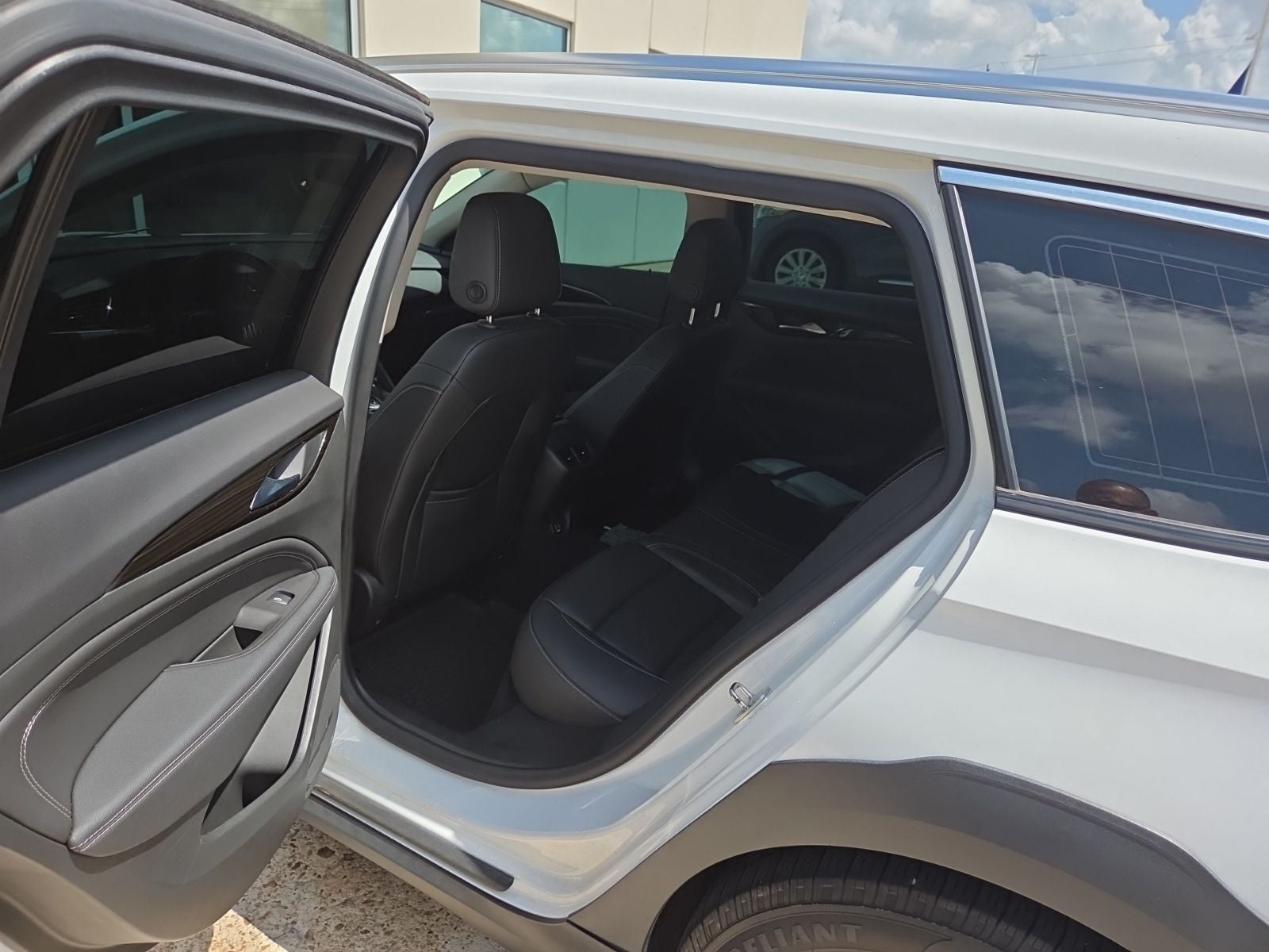 2019 Buick Regal TourX Essence