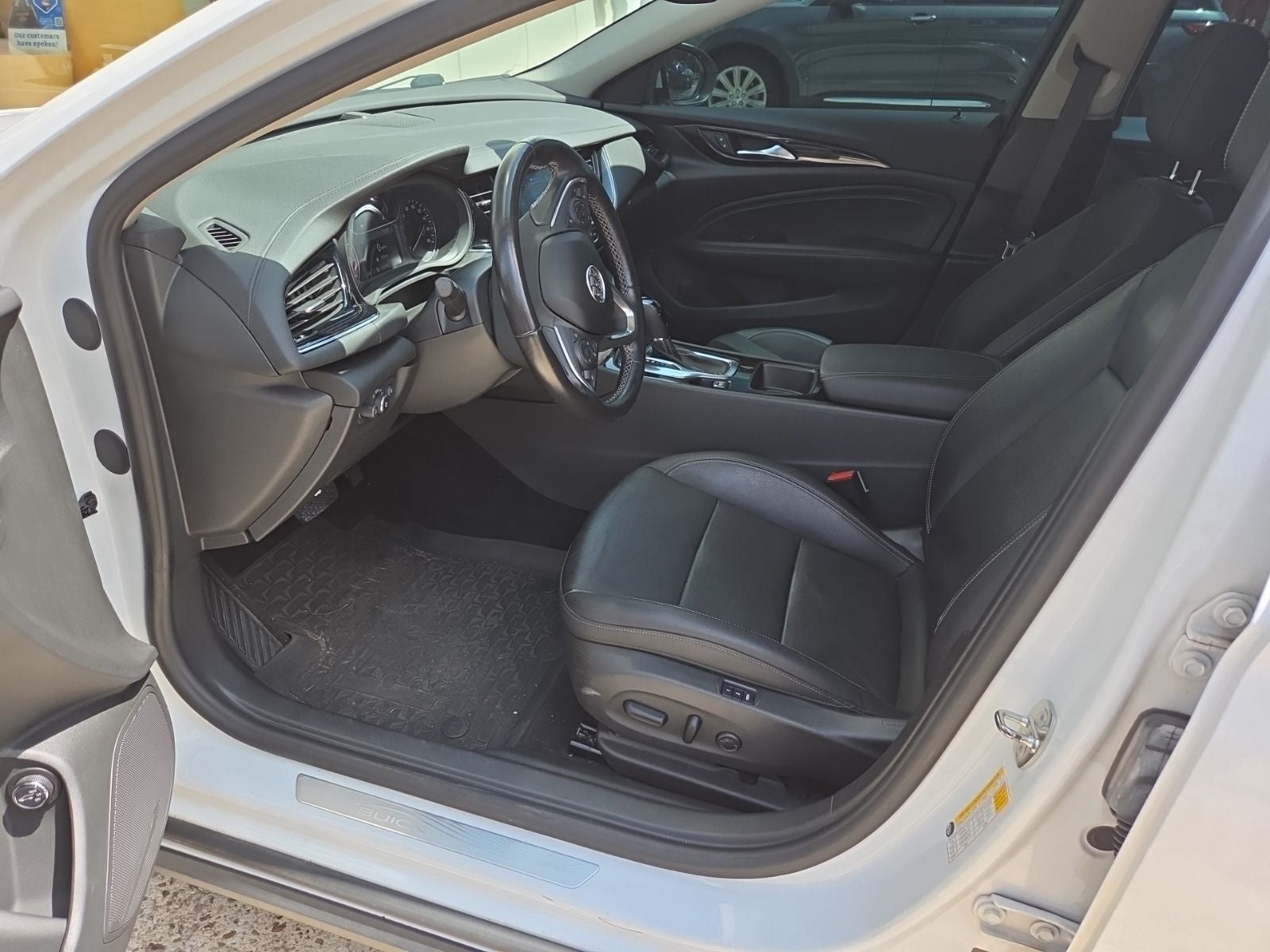 2019 Buick Regal TourX Essence
