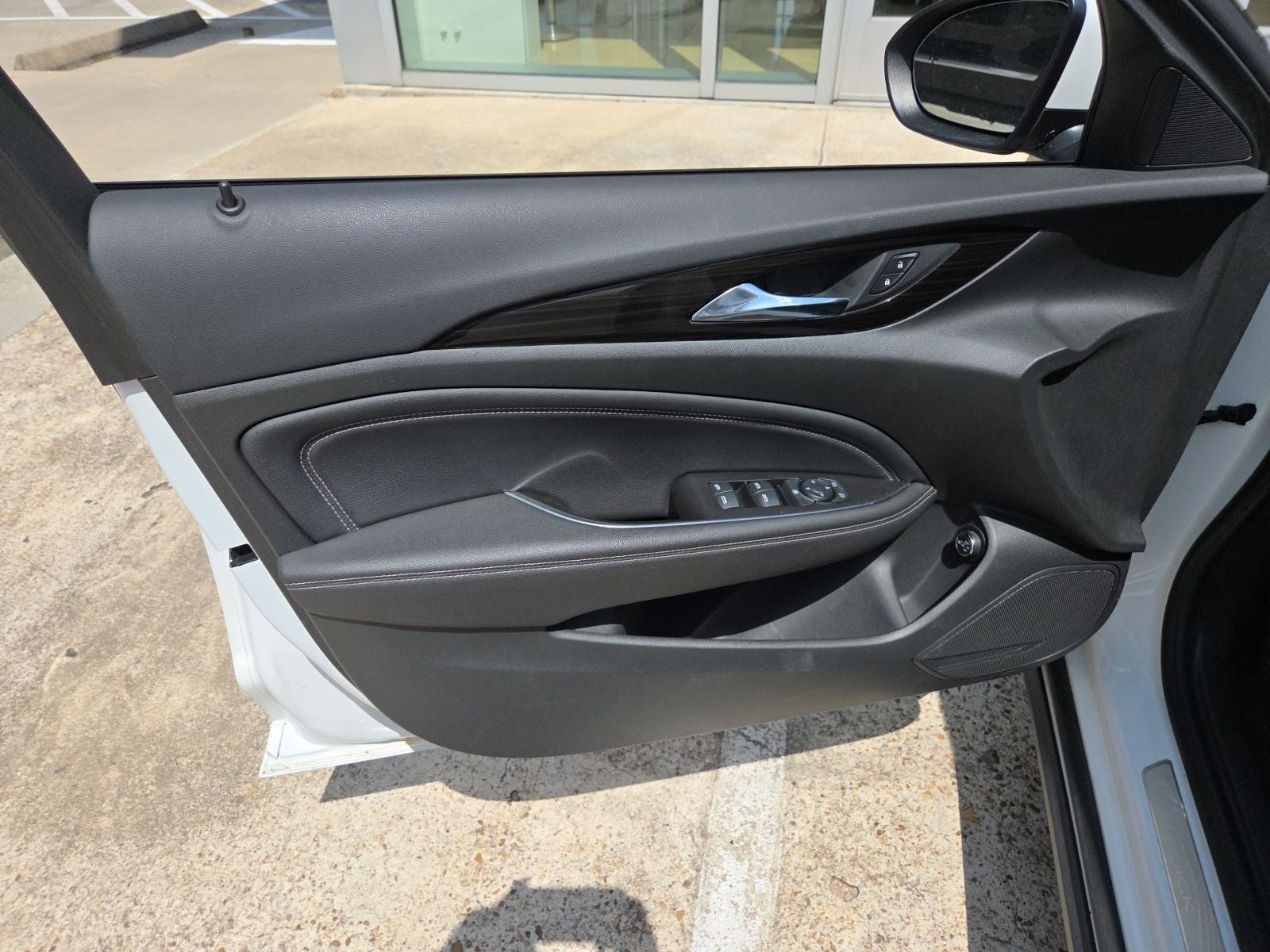 2019 Buick Regal TourX Essence