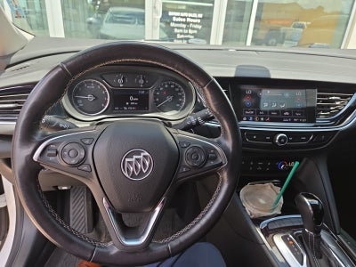 2019 Buick Regal TourX Essence