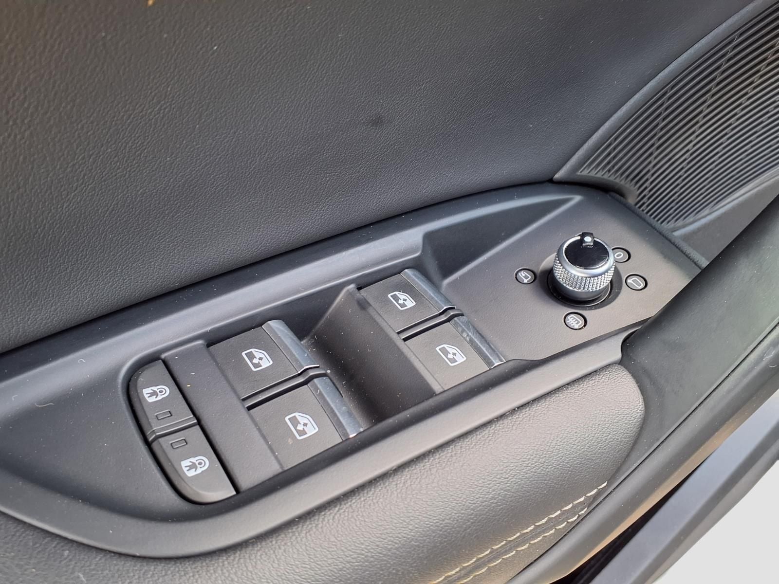 2023 Audi Q5 45 S line Prestige quattro