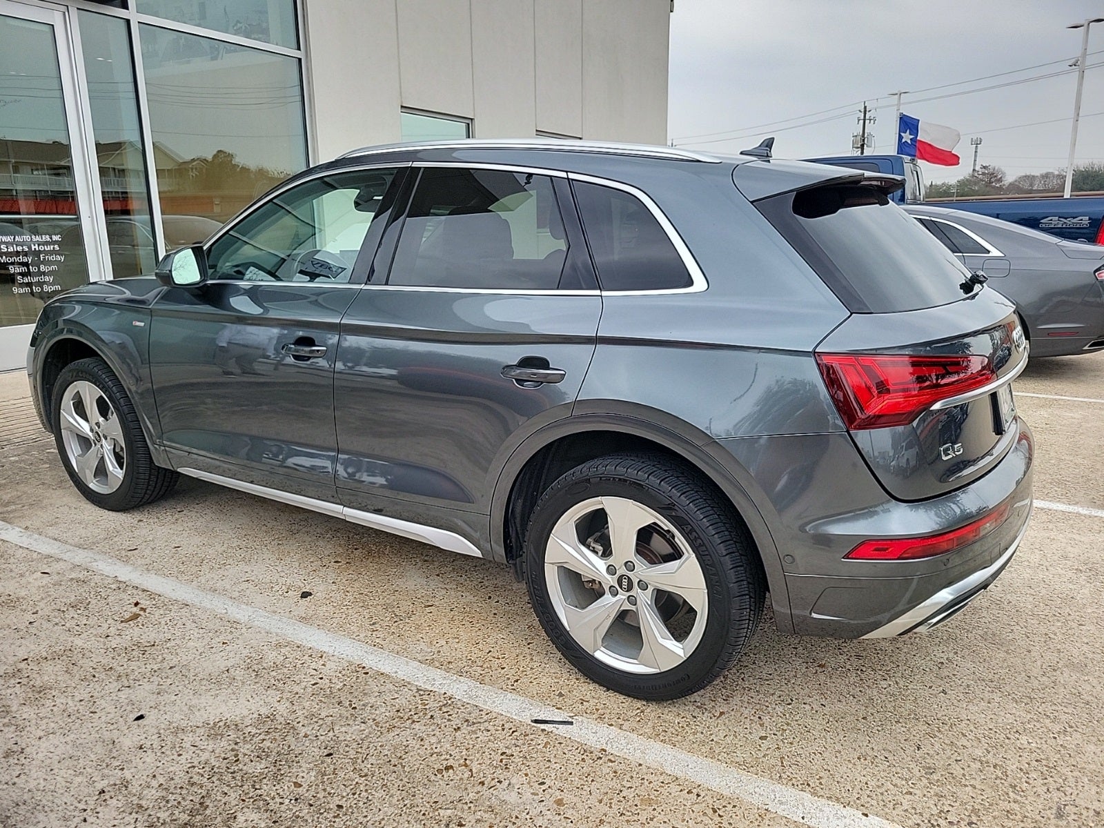 2023 Audi Q5 45 S line Prestige quattro