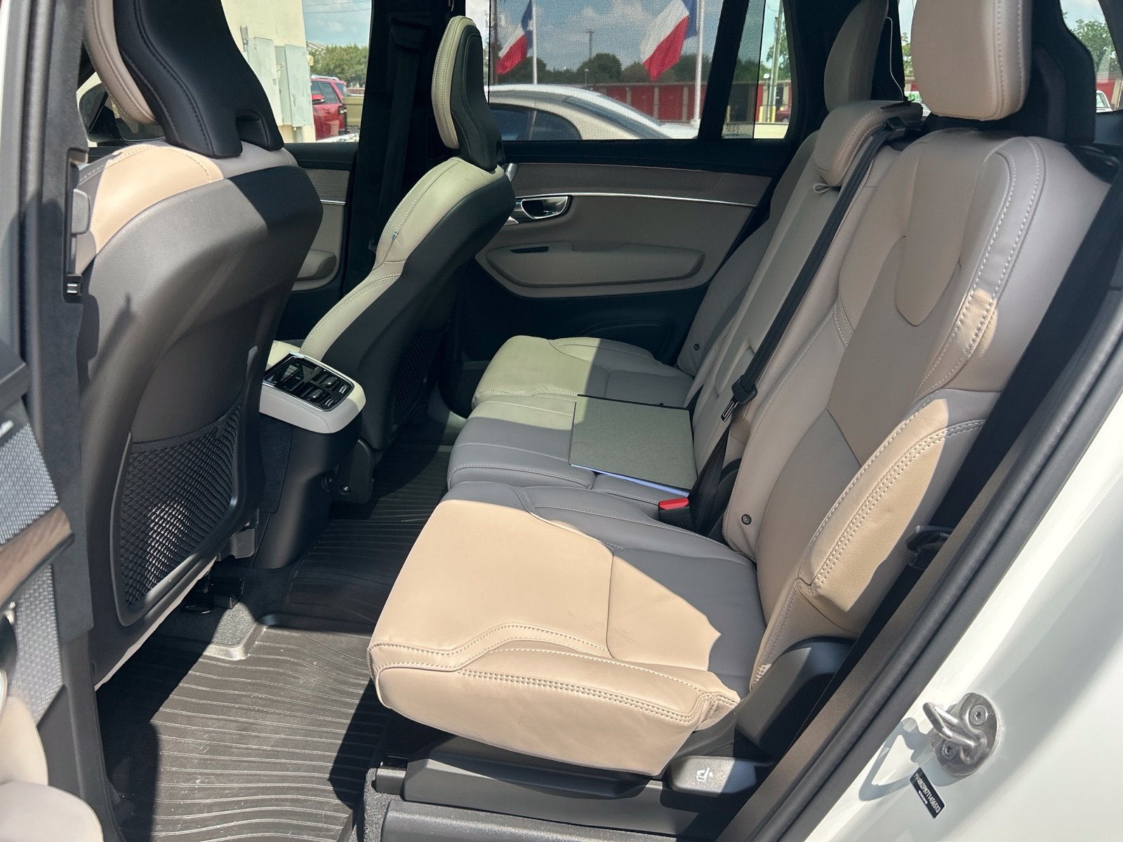 2026 Volvo XC90 B6 Ultra