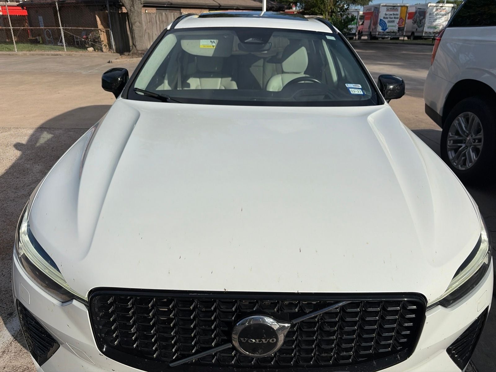 2023 Volvo XC60 B5 Ultimate Dark Theme