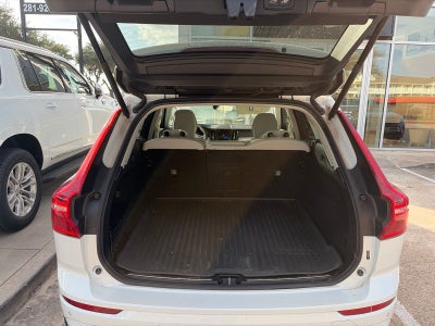 2023 Volvo XC60 B5 Ultimate Dark Theme