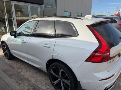 2023 Volvo XC60 B5 Ultimate Dark Theme