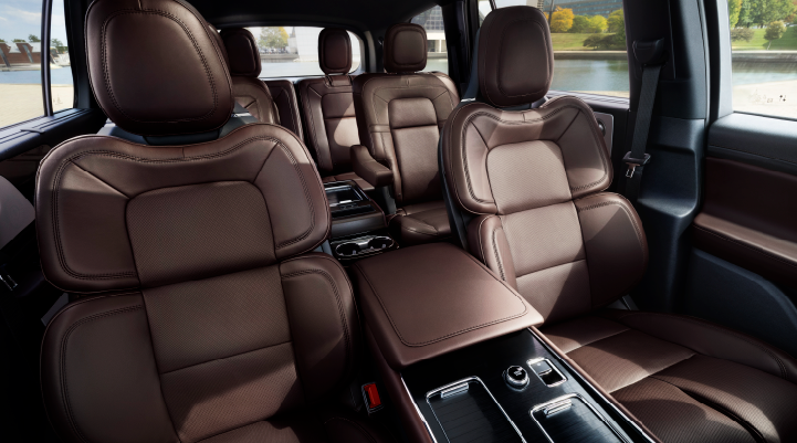 The cabin of the 2025 Lincoln Aviator® SUV is shown with black and brown accents. | Bayway Lincoln in Houston TX