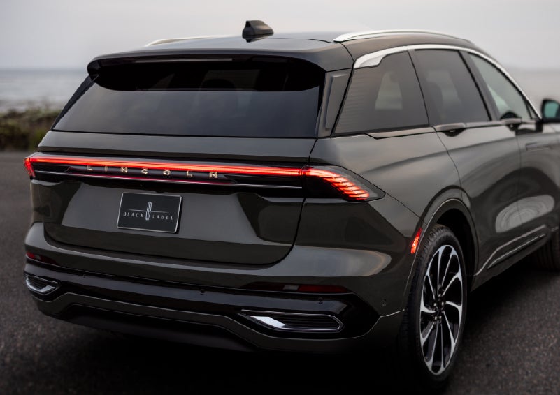 The rear of a 2025 Lincoln Black Label Nautilus® SUV displays full LED rear lighting. | Bayway Lincoln in Houston TX