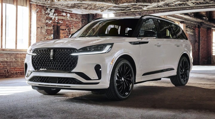 A 2026 Lincoln Aviator® SUV is shown with the available Jet Appearance Package. | Bayway Lincoln in Houston TX