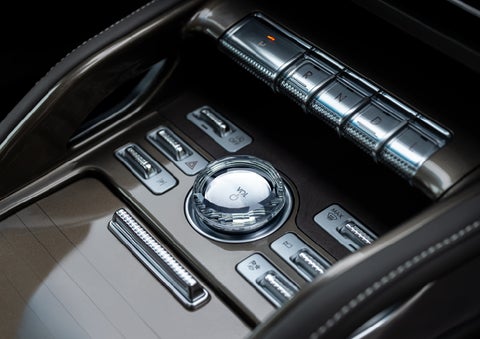 A crystal-inspired volume knob is shown in the center floor console of a 2026 Lincoln Nautilus® SUV. | Bayway Lincoln in Houston TX