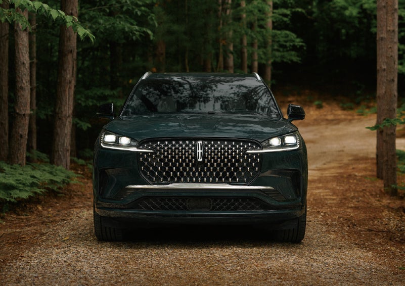 The front grille of a 2027 Lincoln Aviator® Black Label™ SUV is shown. | Bayway Lincoln in Houston TX